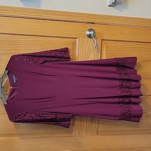 Jessica  Howard  burgundy  dress